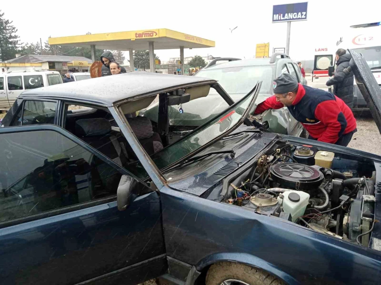 Tiyatro gösterisi için Kastamonu’ya gelen ekip kaza geçirdi: 1’i ağır 4 yaralı
