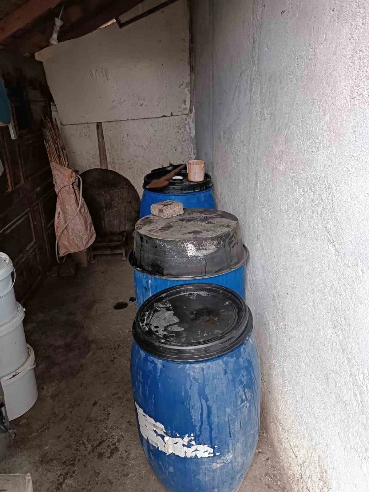 Tokat’ta bin 220 litre sahte içki ele geçirildi
