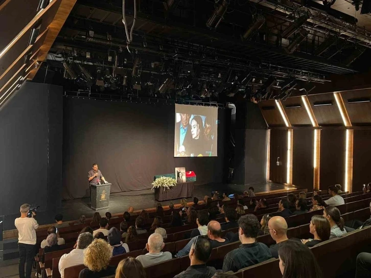 Tomris Giritlioğlu için İstanbul Devlet Tiyatrosu’nda tören düzenlendi
