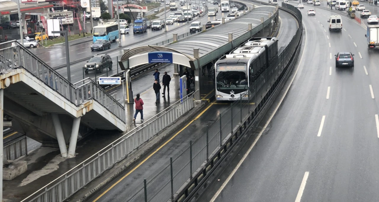 Toplu Taşıma Ücretlerine Yüzde 35 Zam!