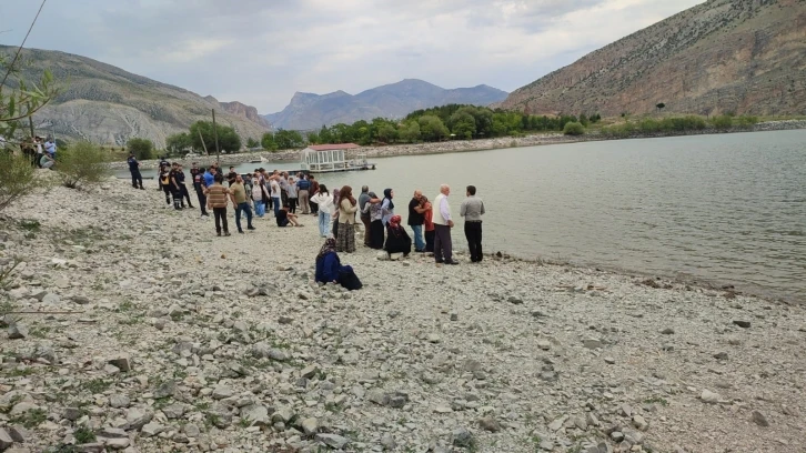 Tortum Gölü’ne giren çocuk kayboldu
