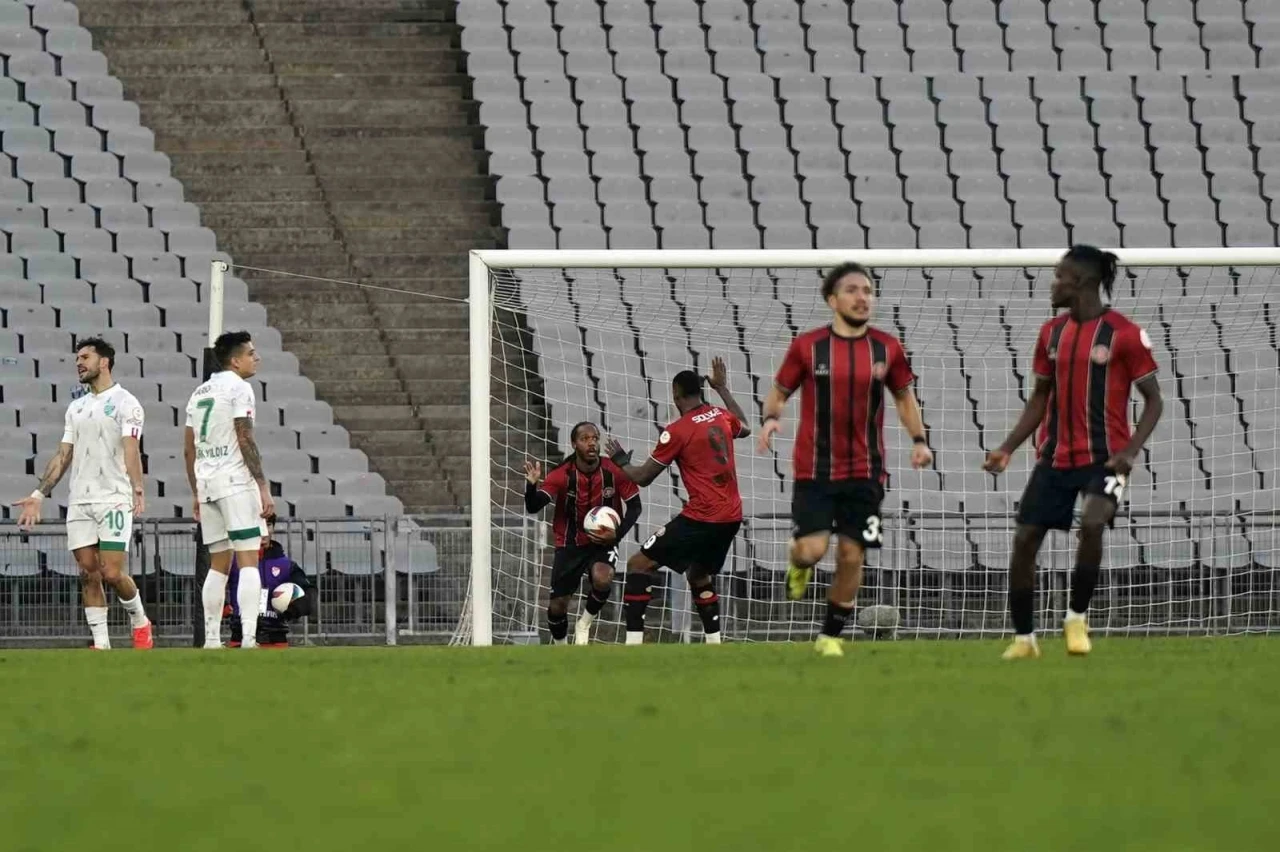 Trendyol 1. Lig: Fatih Karagümrük: 2 - Boluspor: 2
