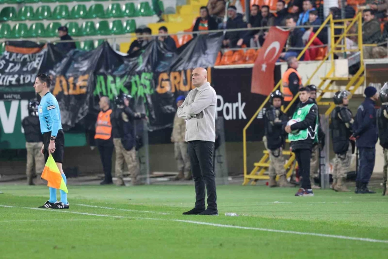 Trendyol Süper Lig: Alanyaspor: 1 - Konyaspor: 0 (İlk yarı)
