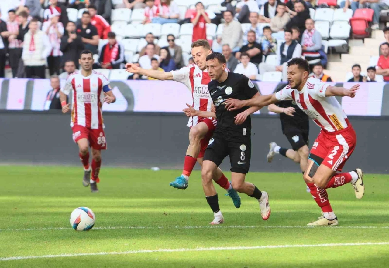 Trendyol Süper Lig: Antalyaspor: 2 - Çaykur Rizespor: 1 (Maç sonucu)
