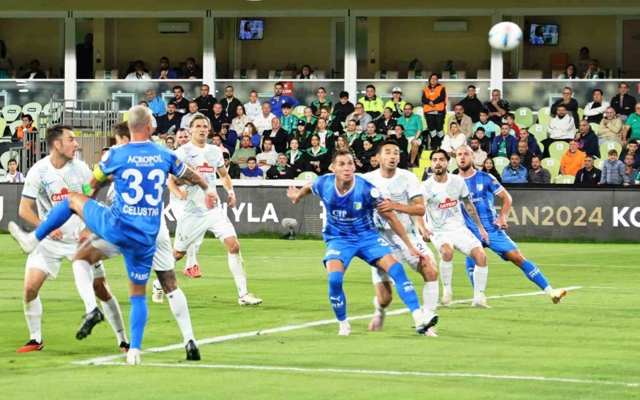 Trendyol Süper Lig: Bodrum FK: 0 - Çaykur Rizespor: 0 (İlk yarı)
