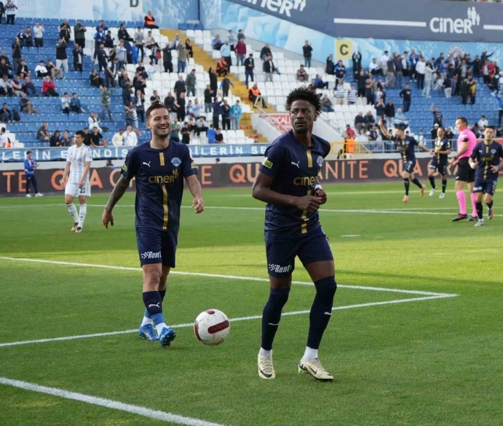 Trendyol Süper Lig: Kasımpaşa: 1 - Beşiktaş: 0 (İlk yarı)
