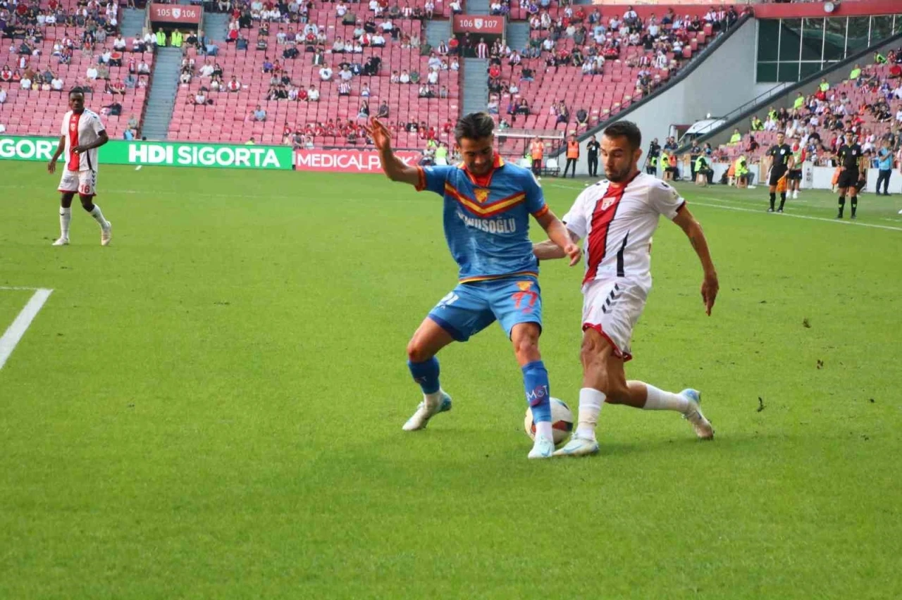 Trendyol Süper Lig: Samsunspor: 1 - Göztepe: 2 (İlk yarı)
