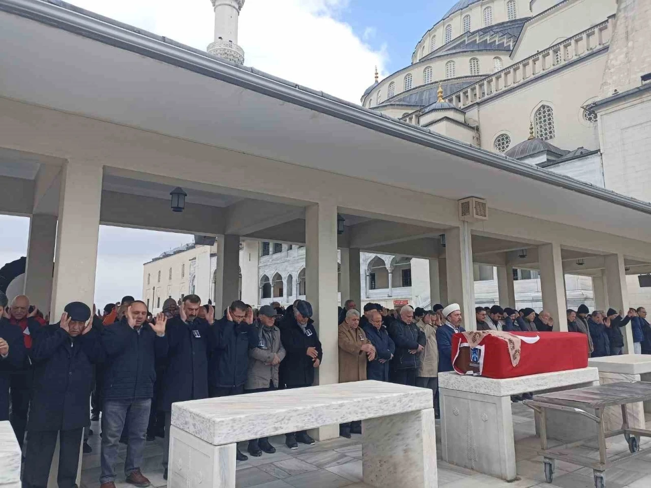 Türk dilinin asırlık çınarı, 103 yaşındaki Prof. Dr. Zeynep Korkmaz toprağa verildi
