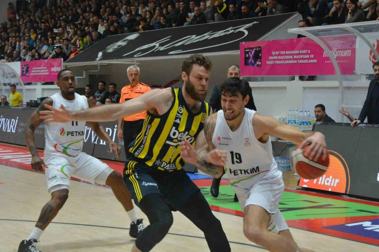 Türkiye Sigorta Basketbol Süper Ligi: Aliağa Petkimspor: 75 - Fenerbahçe: 88
