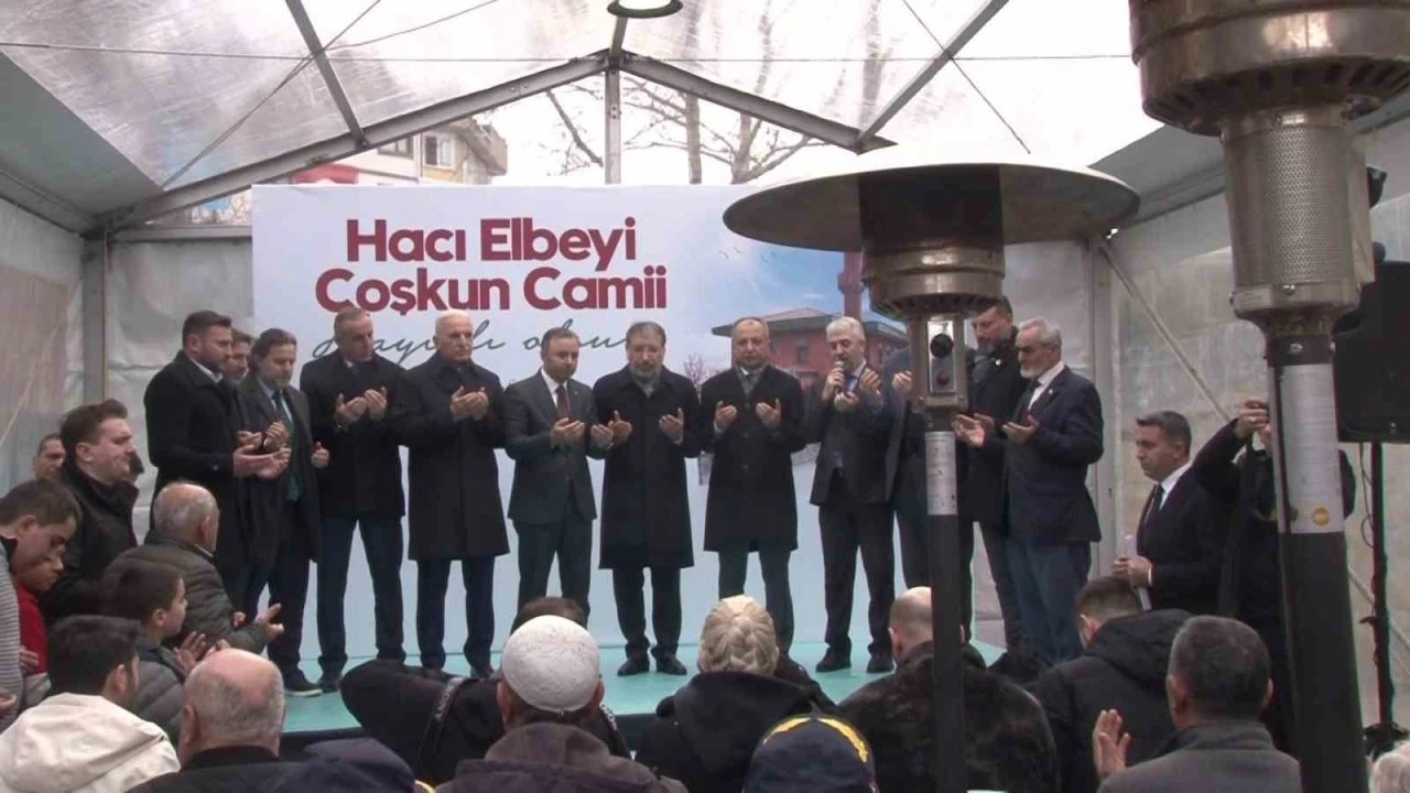 Ümraniye’de Hacı Elbeyi Coşkun Camii ibadete açıldı
