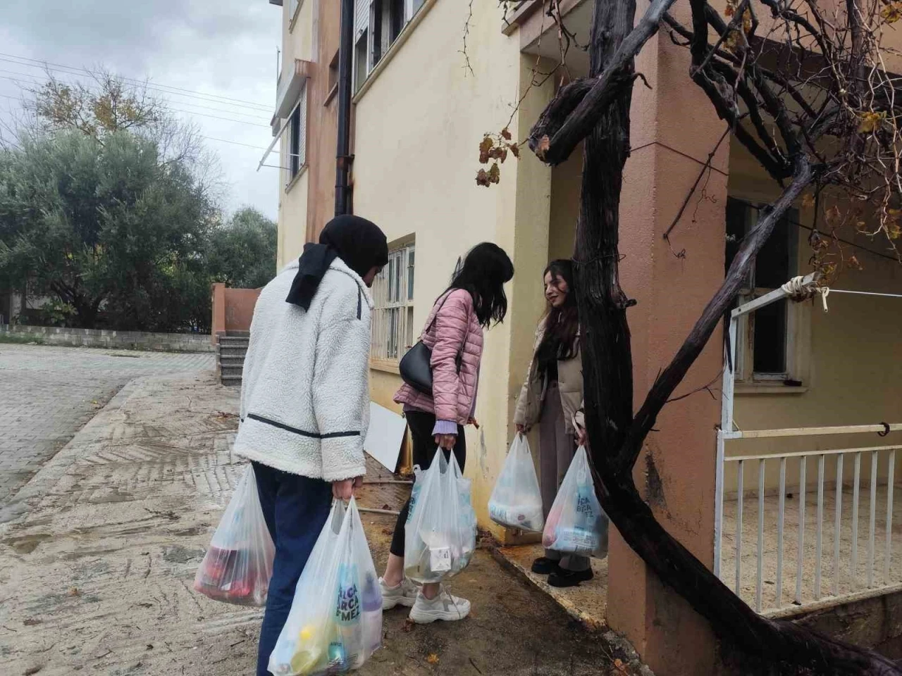 Üniversite öğrencilerinden “İyilik Kazanacak” projesi
