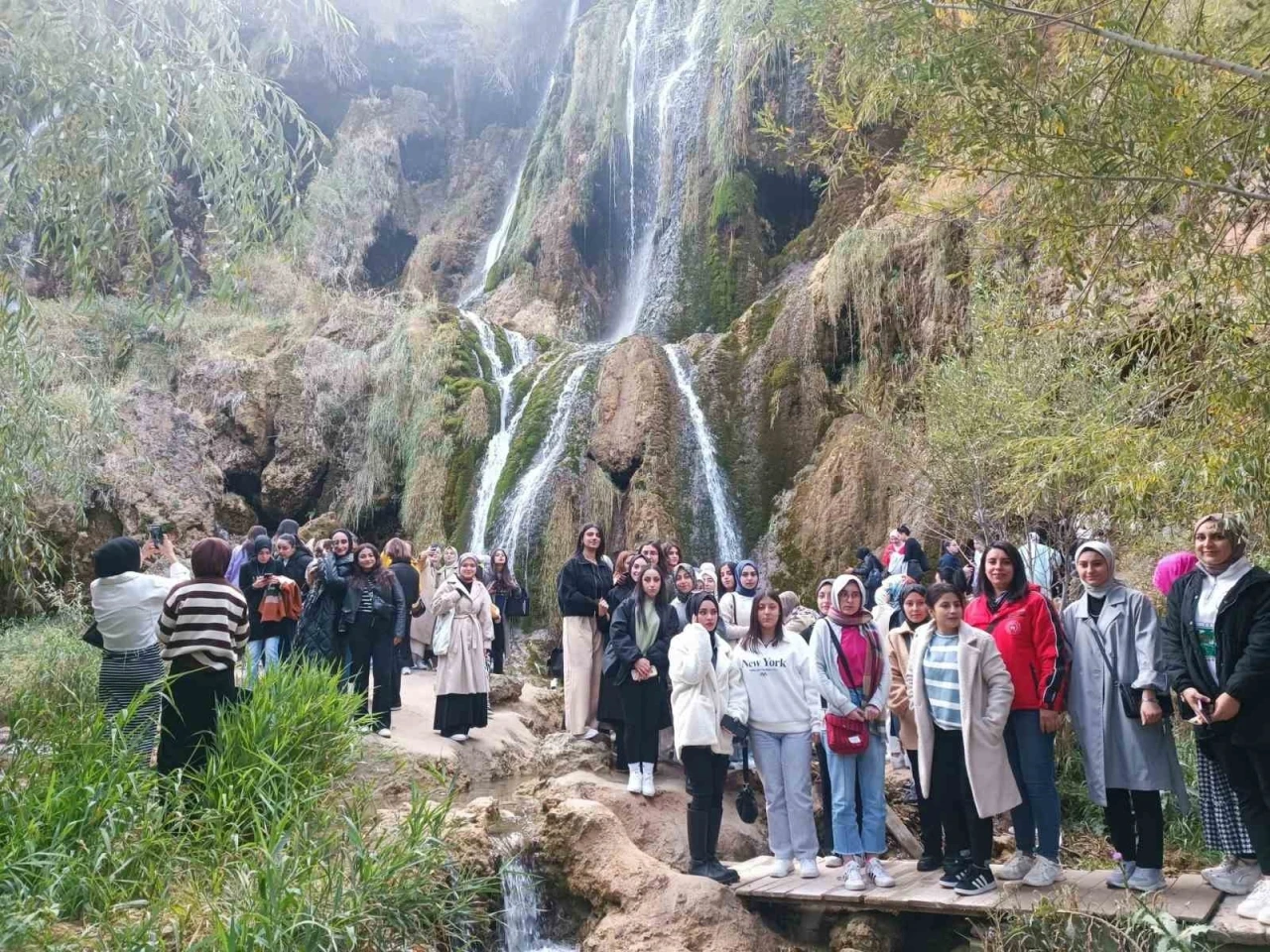 Üniversiteyi bu sene kazananlar Erzincan’ı gezdi
