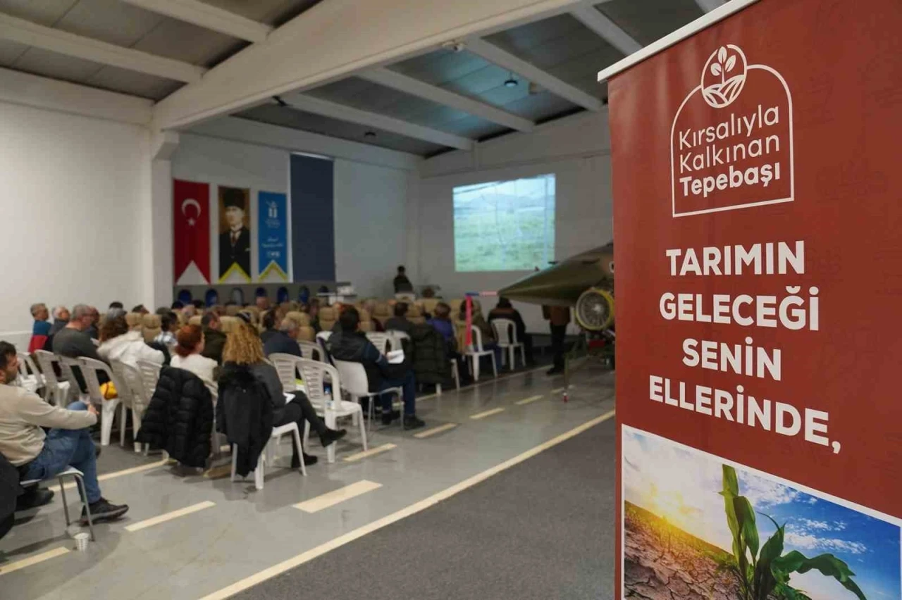 Üreticiler için meyve bahçesi tesisi ve budama eğitimi düzenlendi
