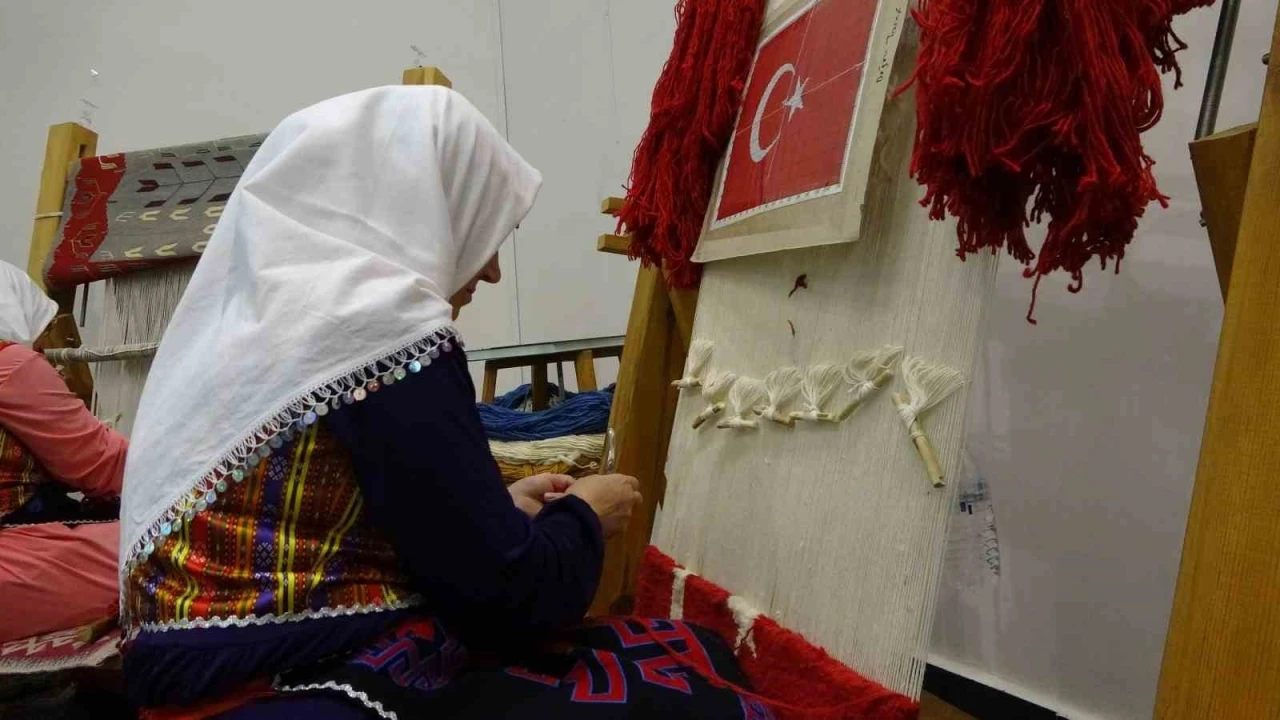 Uşak’ta "Türk Düğümlü Halılar Atlası" projesi semineri gerçekleşti
