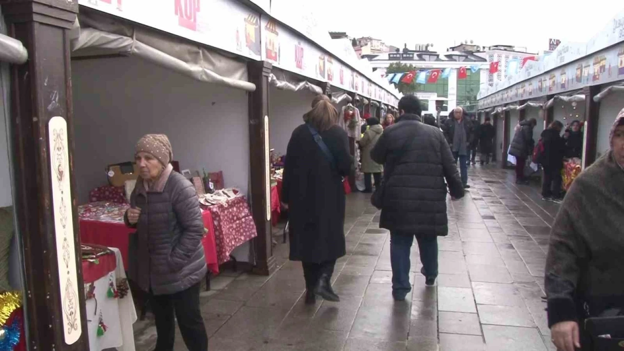 Üsküdar’da kadın el emeği ürünler yılbaşı pazarında satışa çıktı
