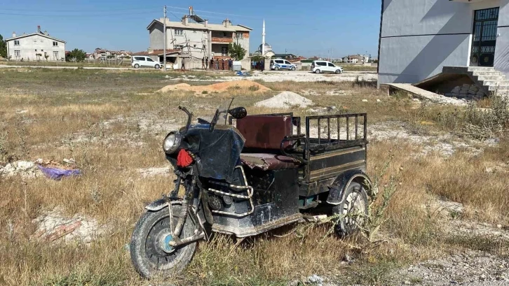 Uyarmak için aracından indi, bıçaklanarak hastanelik oldu
