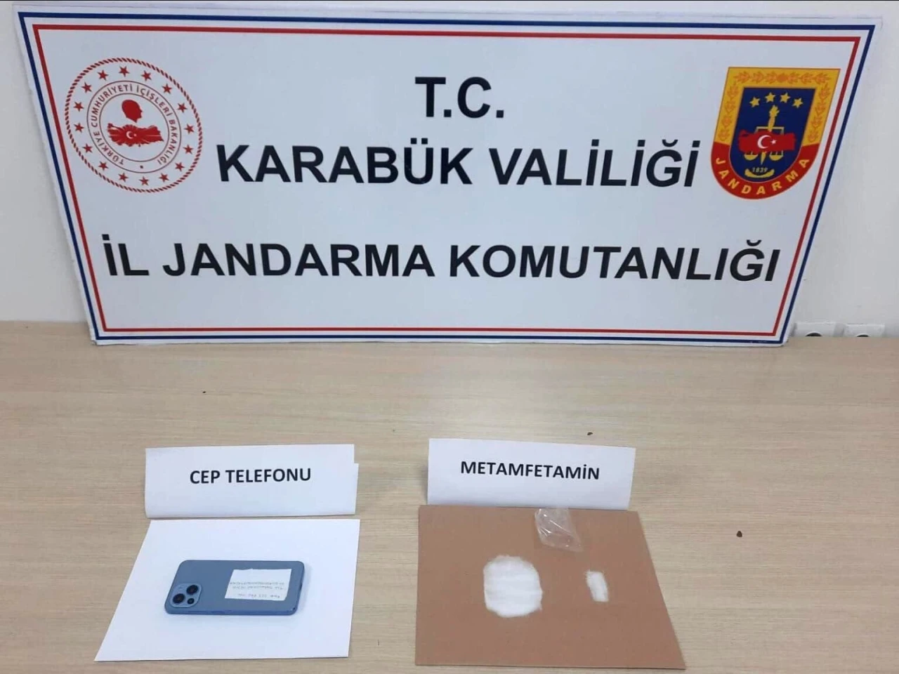 Uyuşturucuyu makatına saklayarak kurtulmaya çalıştı
