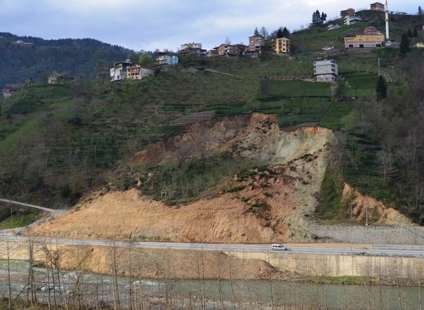 Uzmanlardan heyelan uyarısı
