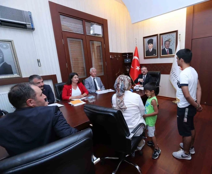 Vali Aksoy, Halk Günü Toplantısı düzenledi
