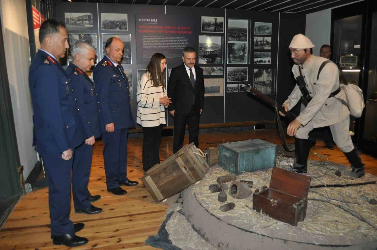 Vali Aksoy, Kurtuluş Savaşı’nda Atatürk’ün kaldığı konağı ziyaret etti
