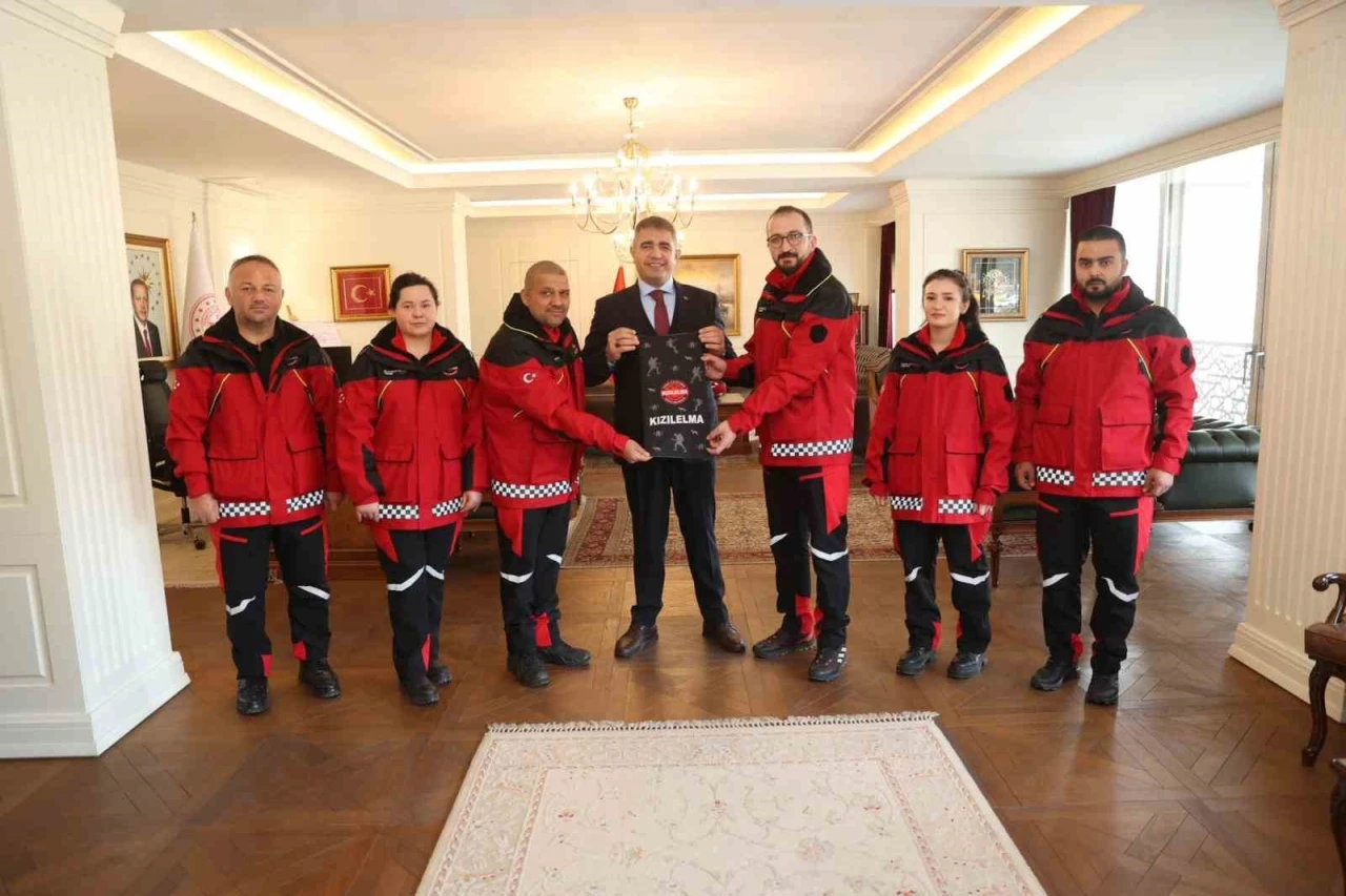 Vali Aslan &quot;Gönüllü çalışmalar büyük önem taşıyor&quot;
