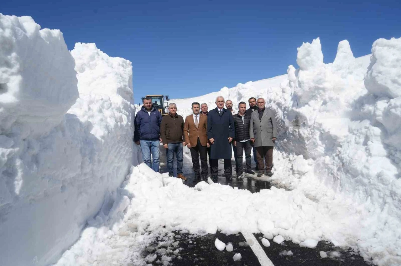 Vali Avni Çakır: "20 bin kilometreden fazla yol açma çalışması gerçekleştirdik"
