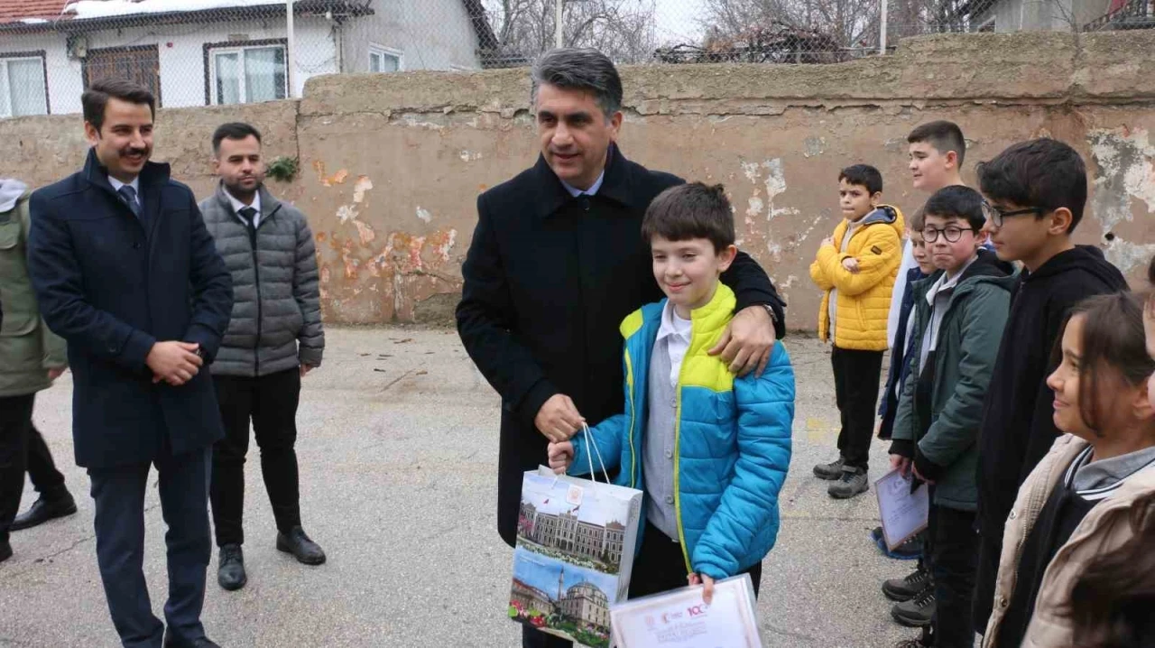 Vali Aydın’dan tarihi ilçeye ziyaret: “Hakikaten eşsiz konaklarımız var burada”
