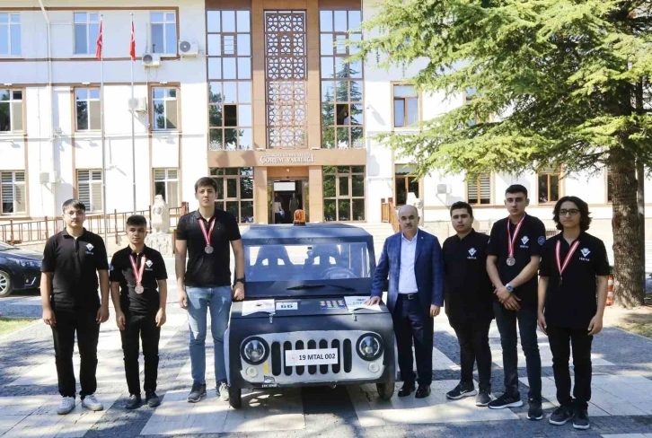 Vali Dağlı, “Gençlerimizin bilim ve teknolojiye sunacağı her katkı önemli”
