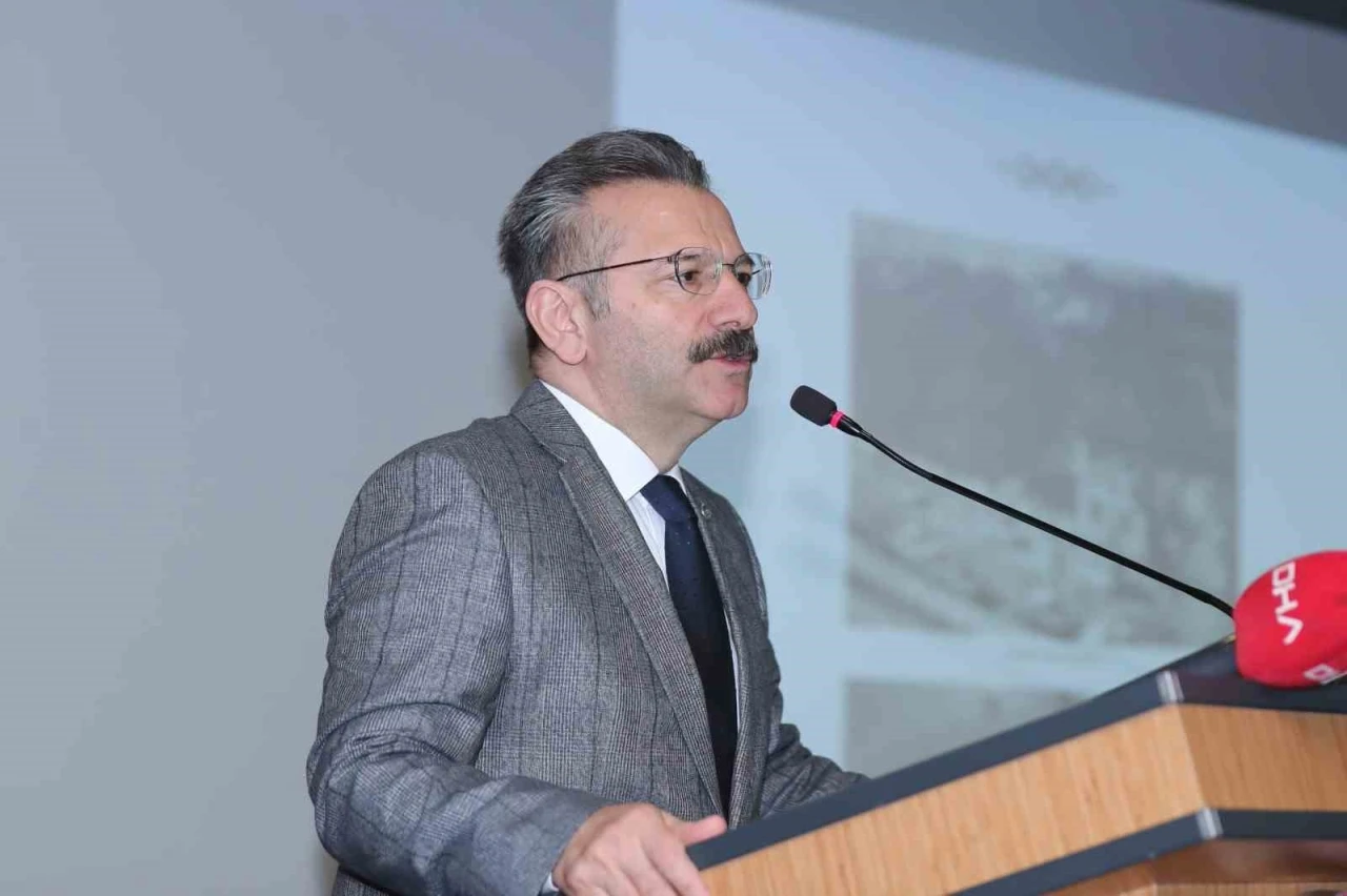 Vali Hüseyin Aksoy, Eskişehir Şehir Hastanesi’nde 14 Mart Tıp Bayramı’nı kutladı
