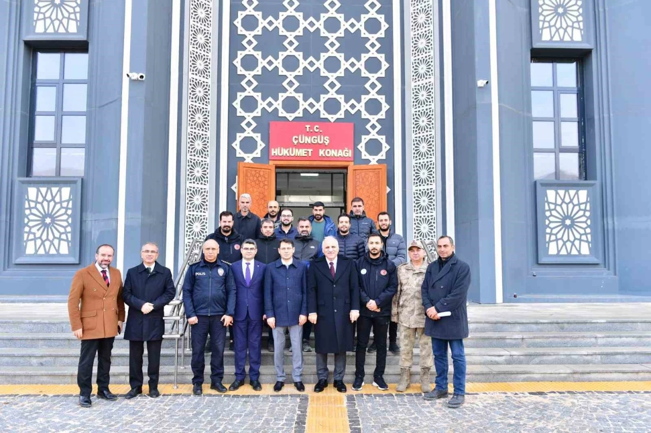 Vali Zorluoğlu, Çüngüş ilçesini ziyaret etti
