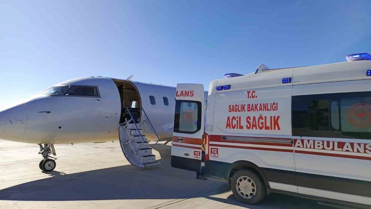 Van’da 10 yaşındaki hasta için ambulans uçak havalandı
