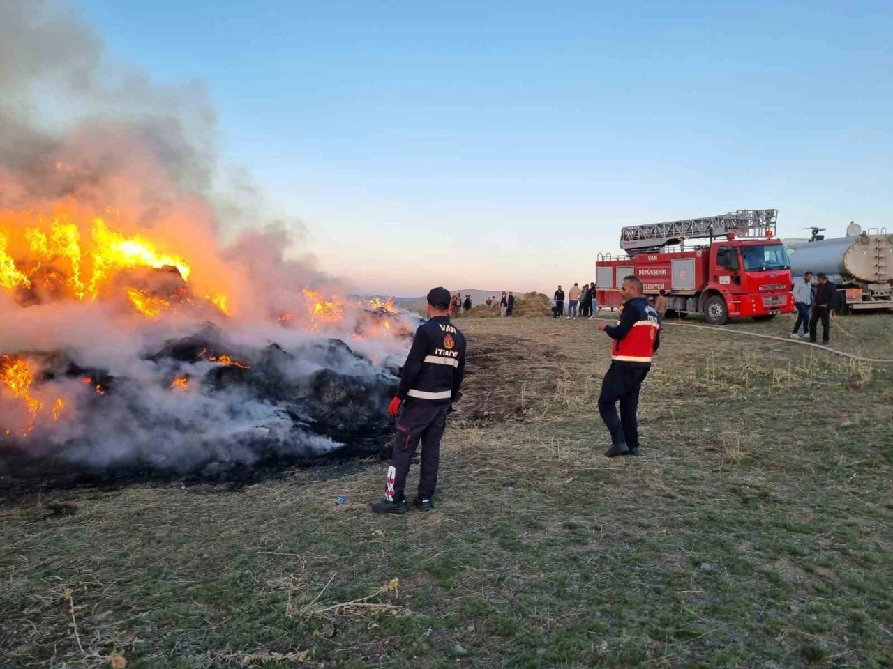 Van’da 9 bin bağ ot yandı
