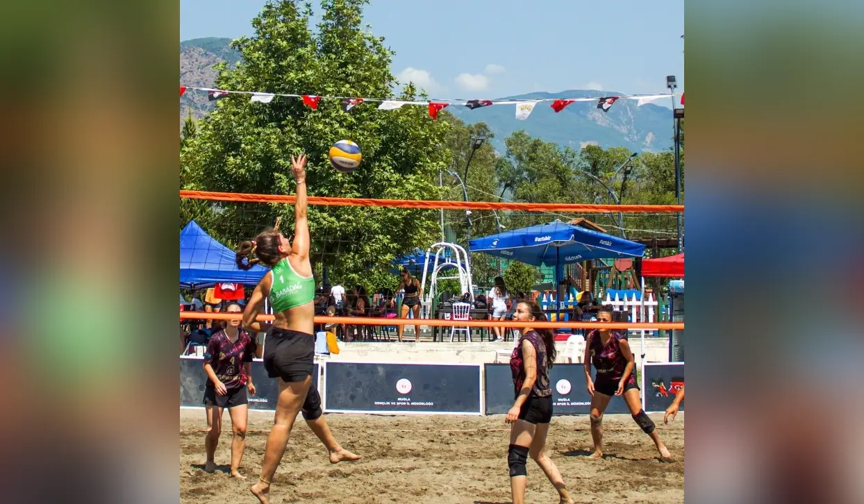 Voleybol takımını kur Köyceğiz plaja gel