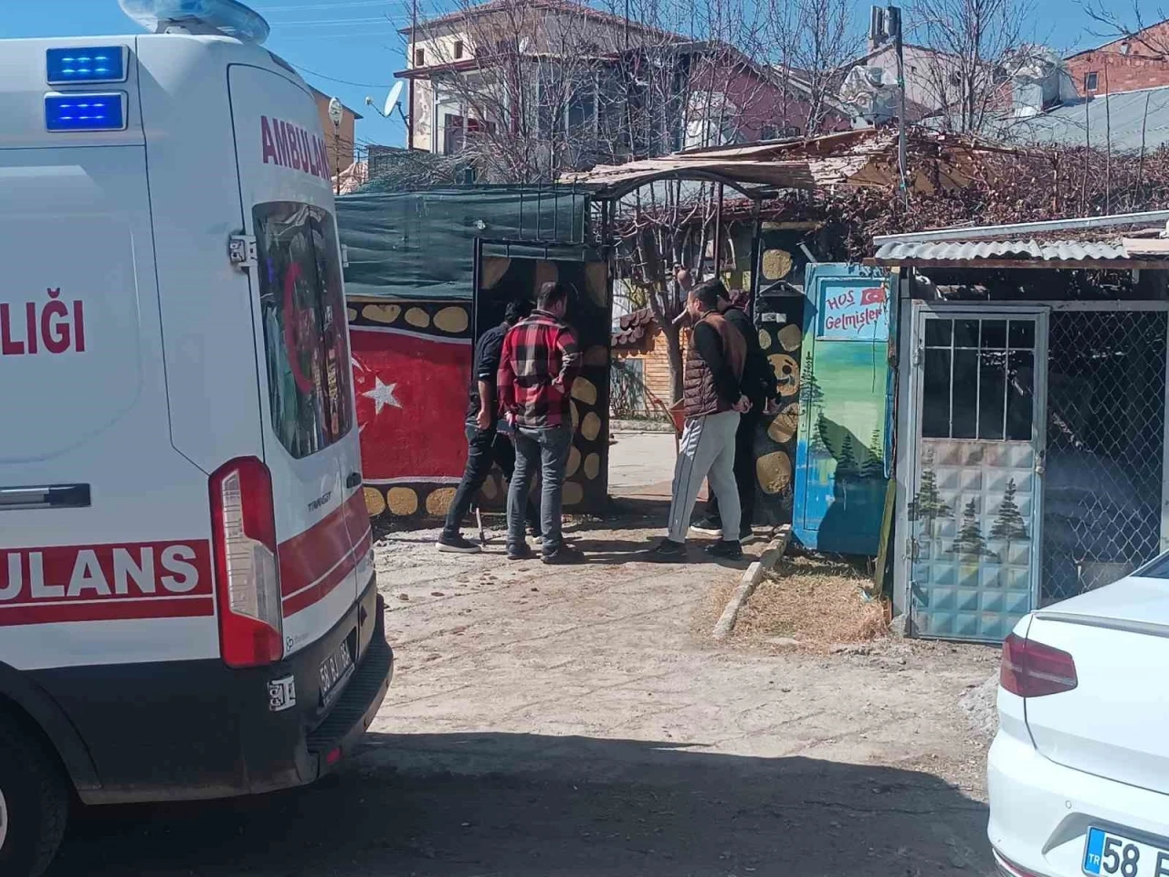 Yabancı uyruklu çoban ahırda ölü bulundu
