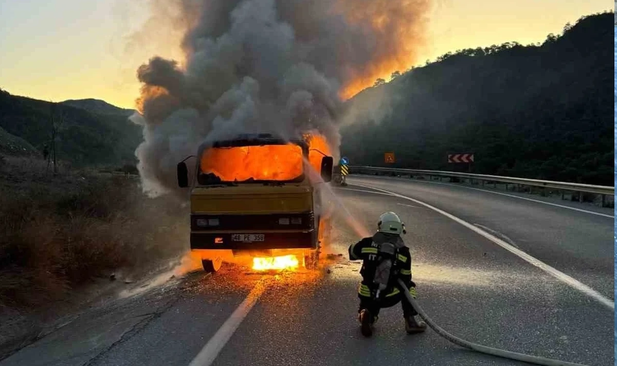 Akaryakıt Yüklü Kamyonette Yangın