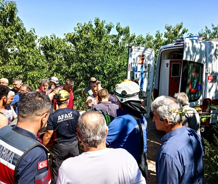 Yalova’da vadiye devrilen traktörün sürücüsü kurtarıldı
