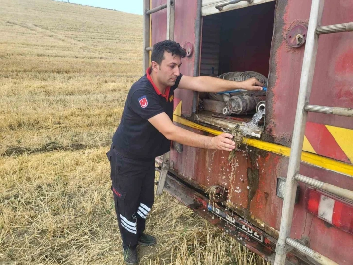 Yanmak üzere olan kablumbağayı itfaiye kurtardı
