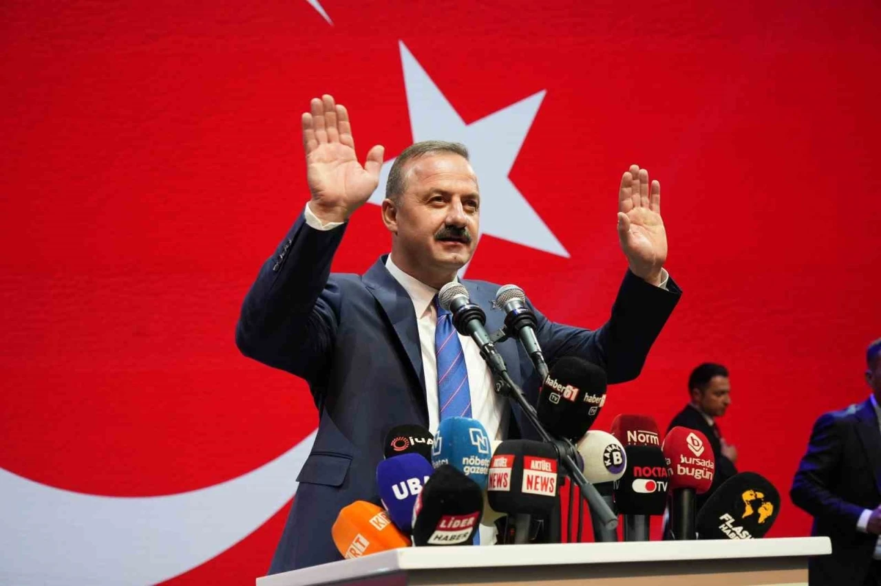 Yavuz Ağıralioğlu, Anahtar Parti’nin tanıtımını gerçekleştirdi
