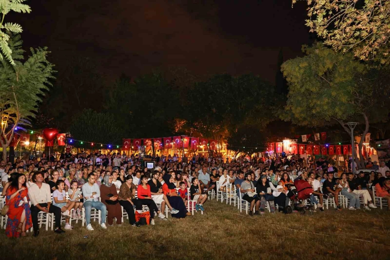 Yeşilçam Festivali’nde yıldızlar altında sinema keyfi
