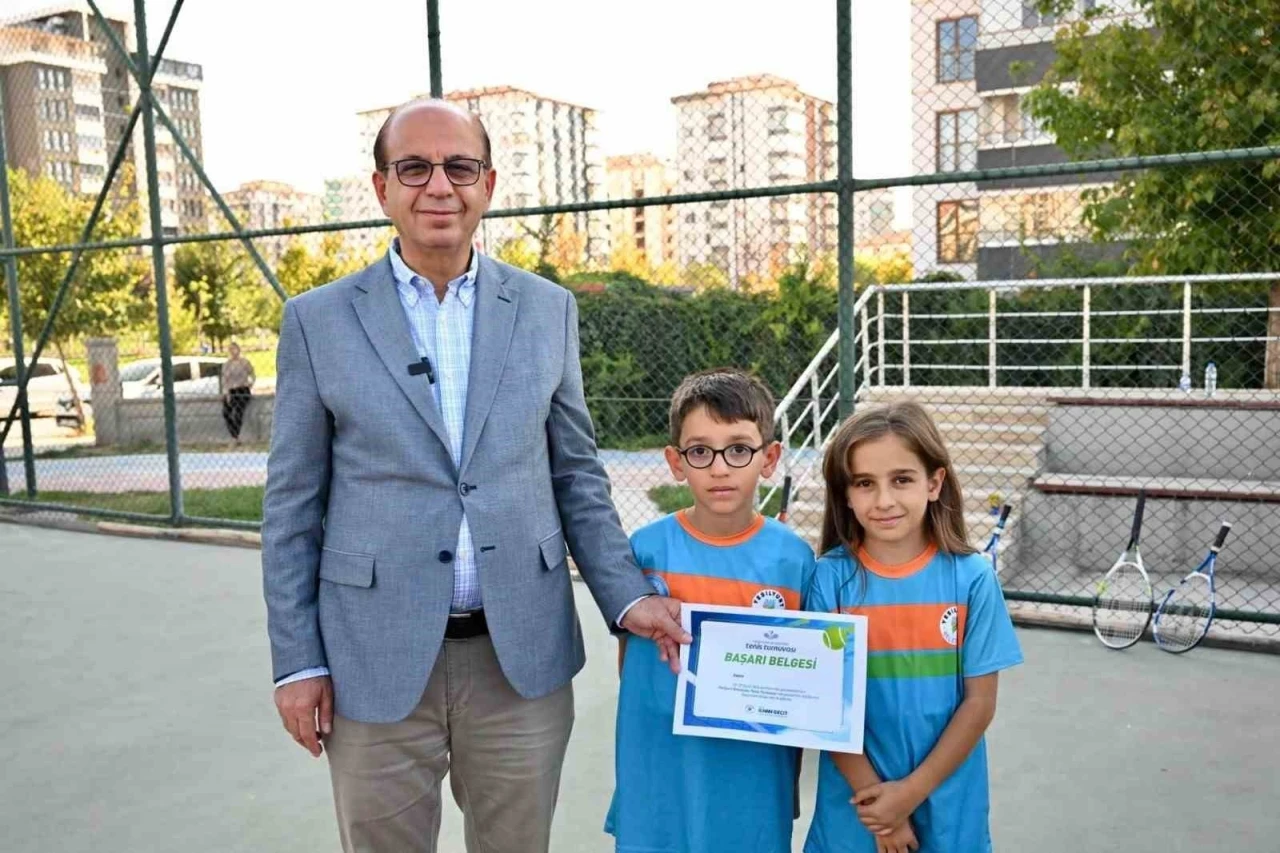 Yeşilyurt’ta tenis turnuvası heyecanı yaşandı
