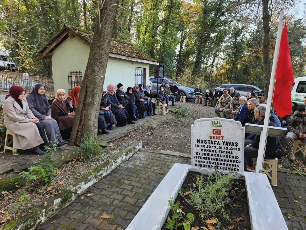 Yüksekova şehidi Gölcük’te kabri başında dualarla anıldı
