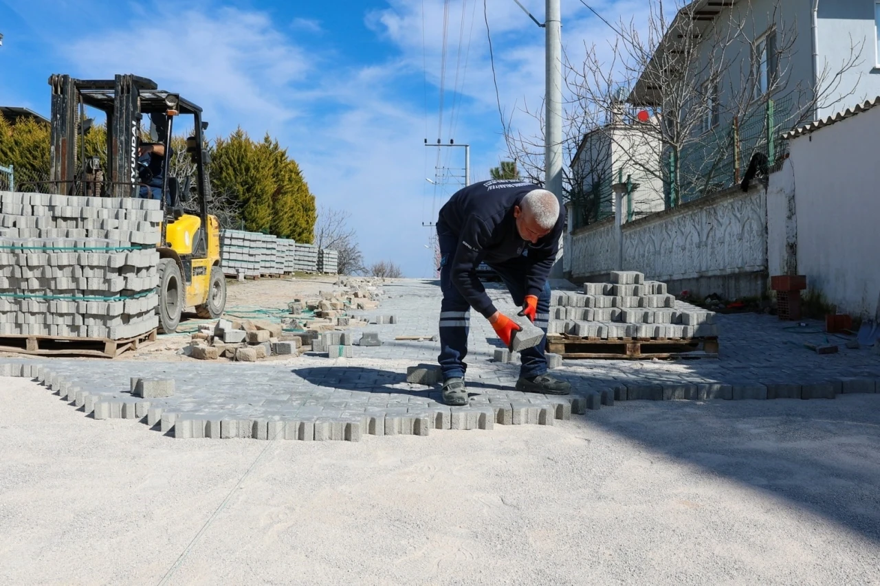 Yunusemre’den Osmancalı’da yol çalışması
