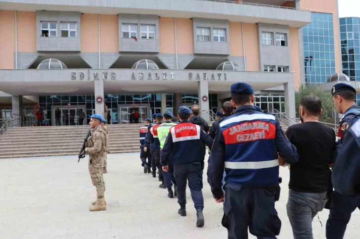 Yurt dışına kaçmaya çalışan 16 terör örgütü üyesi yakalandı
