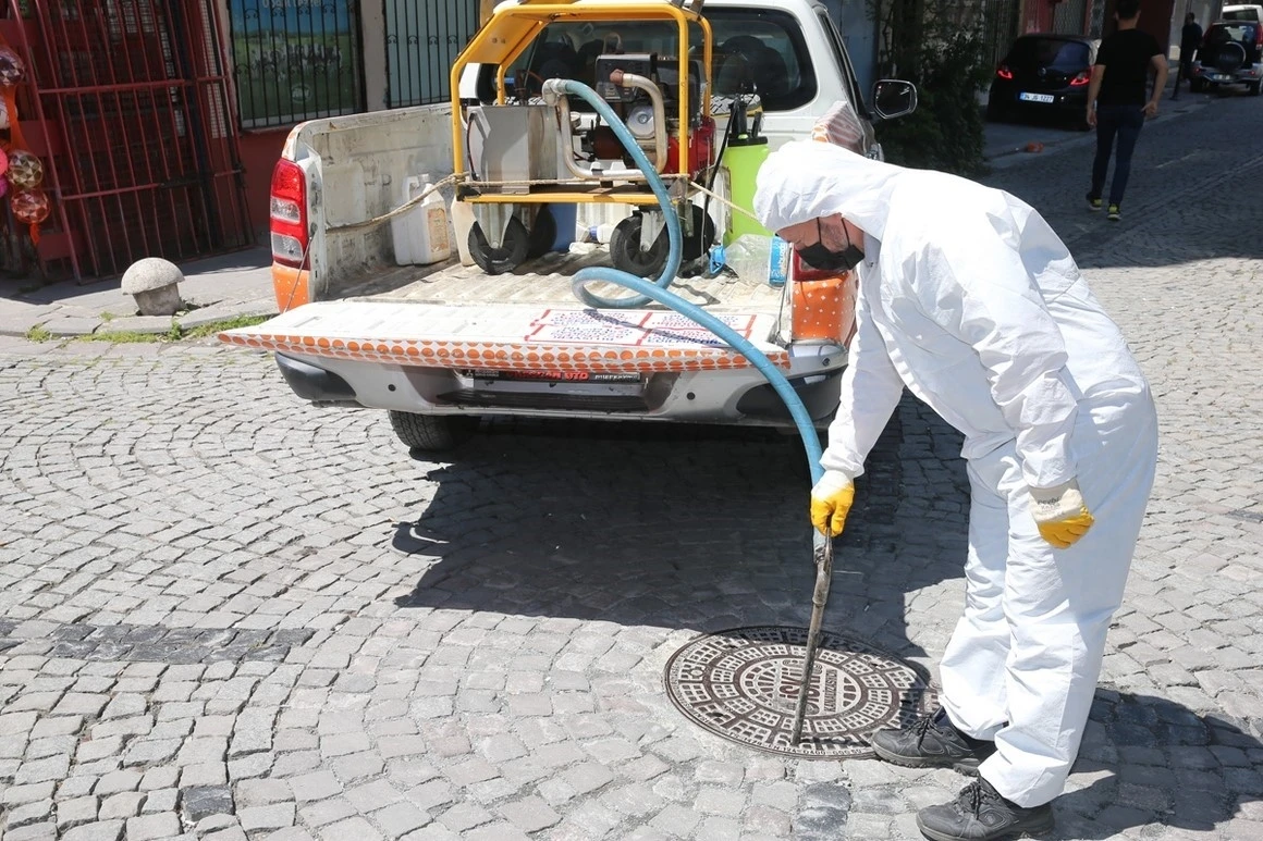 Zeytinburnu Belediyesi’nden sivrisinek sorununa erken müdahale
