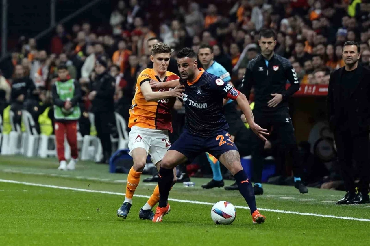 Ziraat Türkiye Kupası: Galatasaray: 0 - Başakşehir: 1 (İlk yarı)
