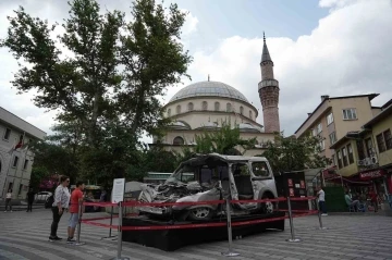 15 Temmuz’da tankın ezdiği araç 15 Temmuz Demokrasi Meydanı’nda sergileniyor
