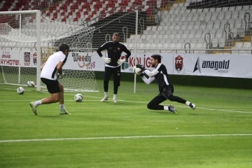 24Erzincanspor- Adana 01 maçı hazırlıklarını sürdürüyor
