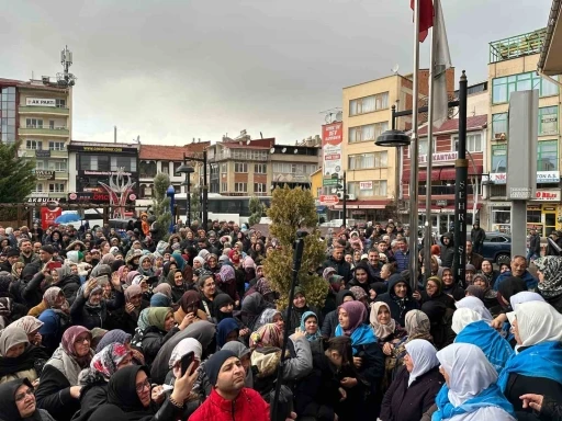 48 umre yolcusu kutsal topraklara doğru yola çıktı
