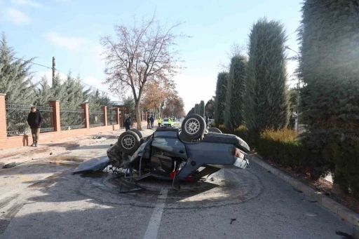 50 günde 5 trafik cezası yiyen sürücünün kullandığı Tofaş takla attı: 2 yaralı
