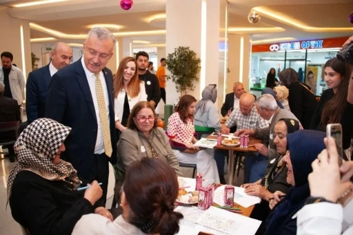 60 yaş üstü öğrenci adaylarına Tazelenme Üniversitesi anlatıldı
